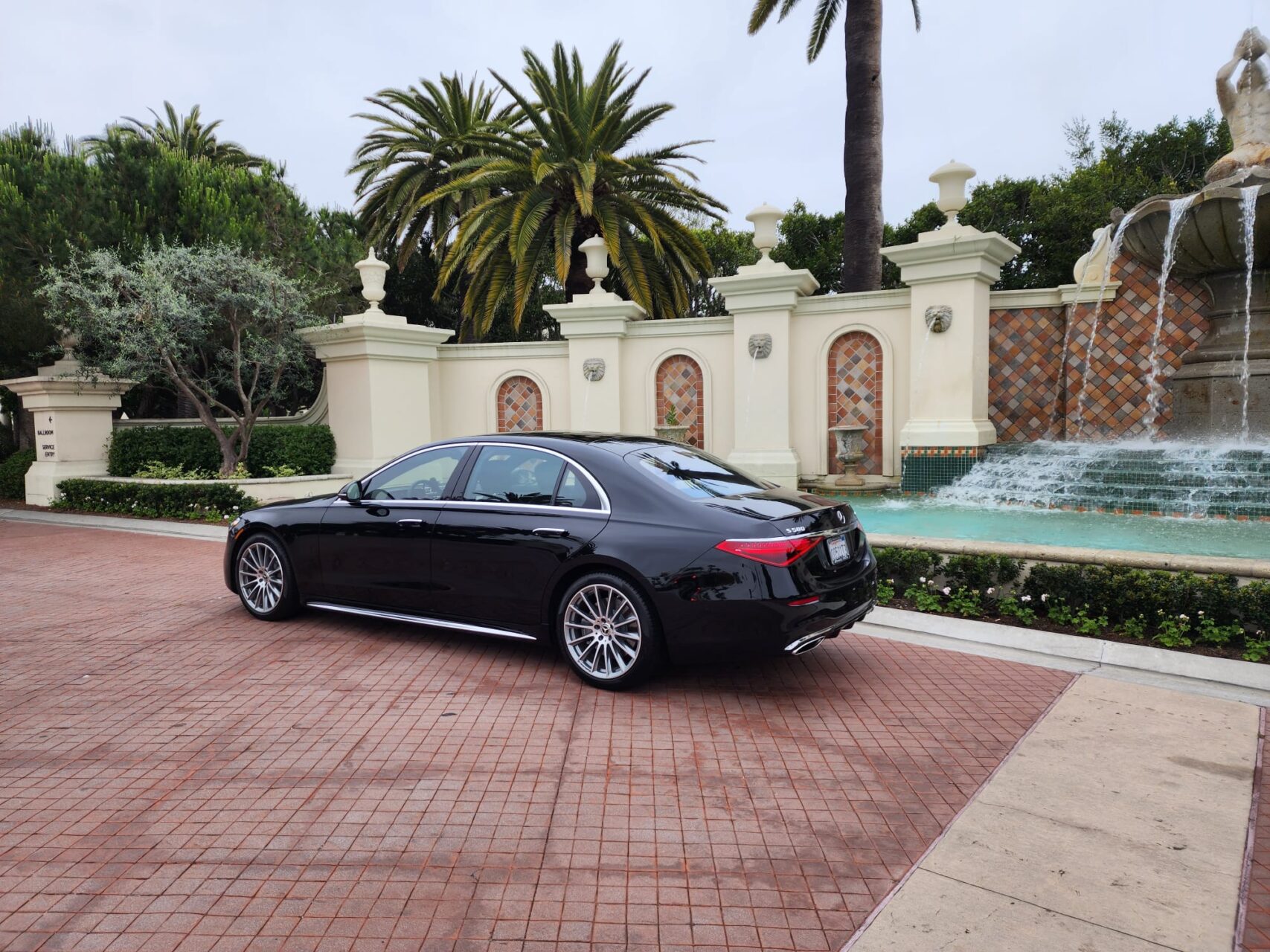 Choose Rifecar Chauffeur Service in Los Angeles for Your Special Occasion